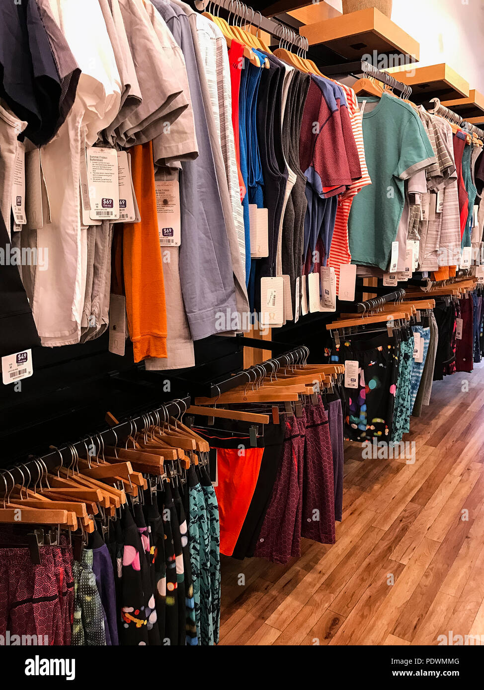 Retail mens negozio di abbigliamento, STATI UNITI D'AMERICA. Foto Stock