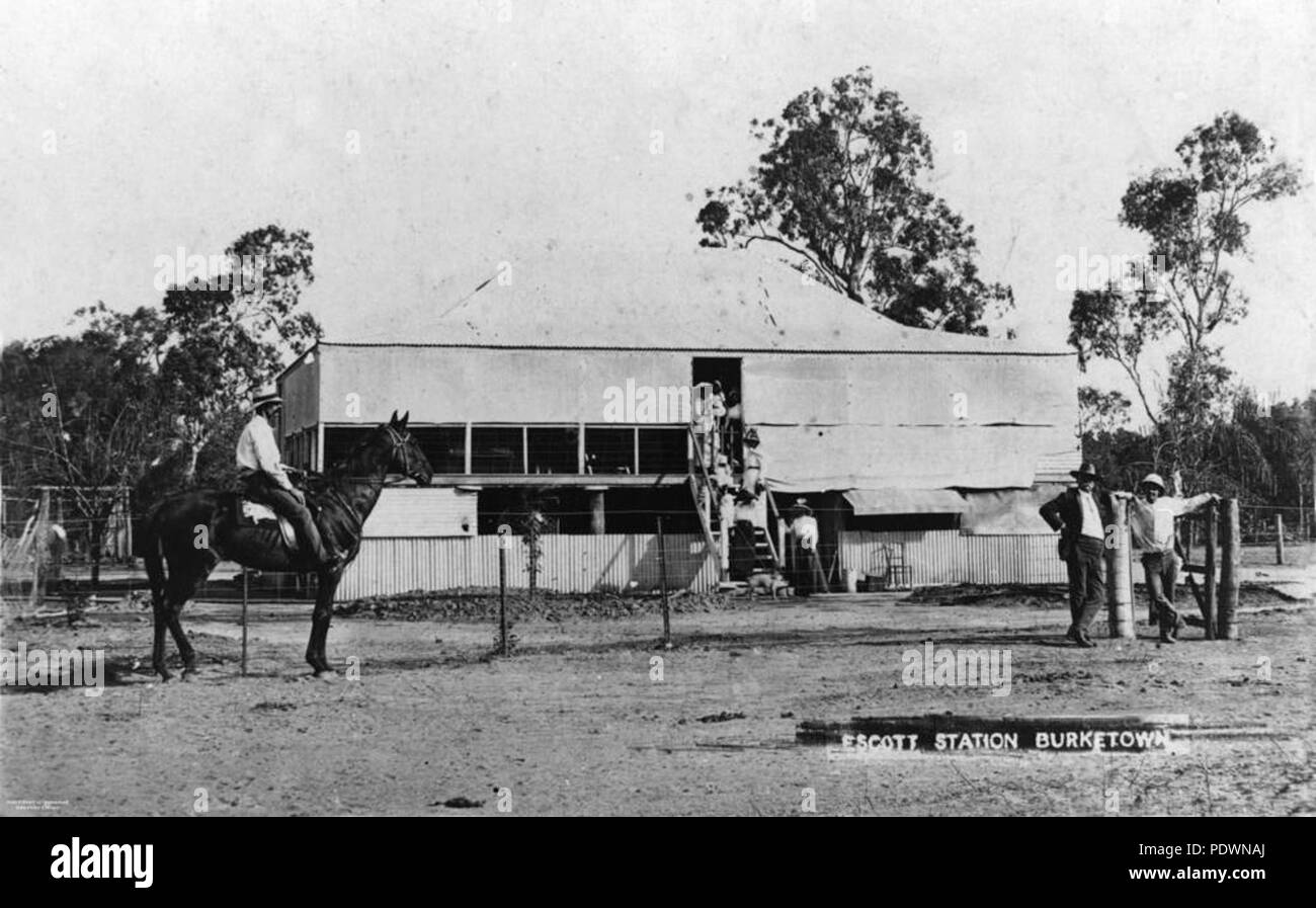 271 StateLibQld 1 71039 Escott Station homestead a Normanton nel Golfo, ca. 1911 Foto Stock