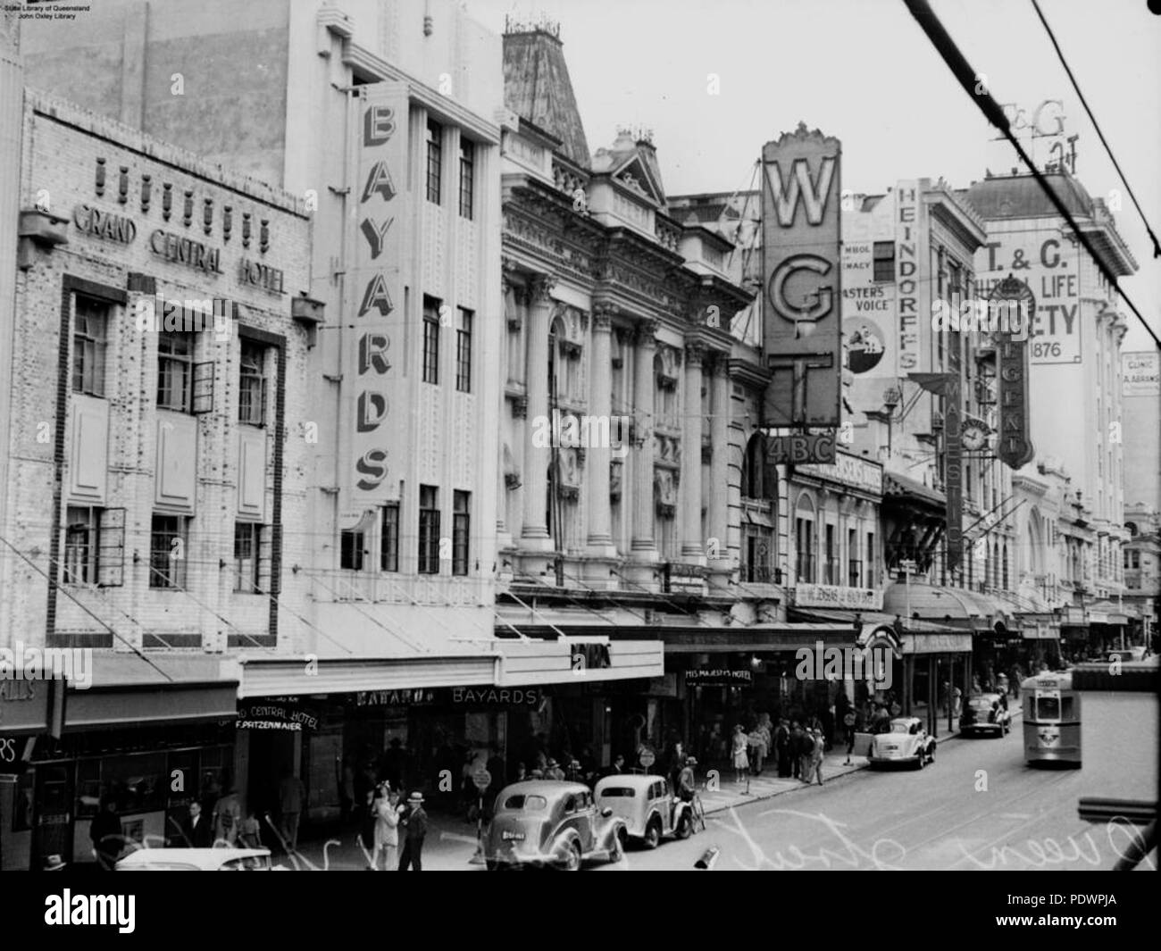 279 StateLibQld 2 104688 Queen Street, Brisbane, Queensland, 1939 Foto Stock