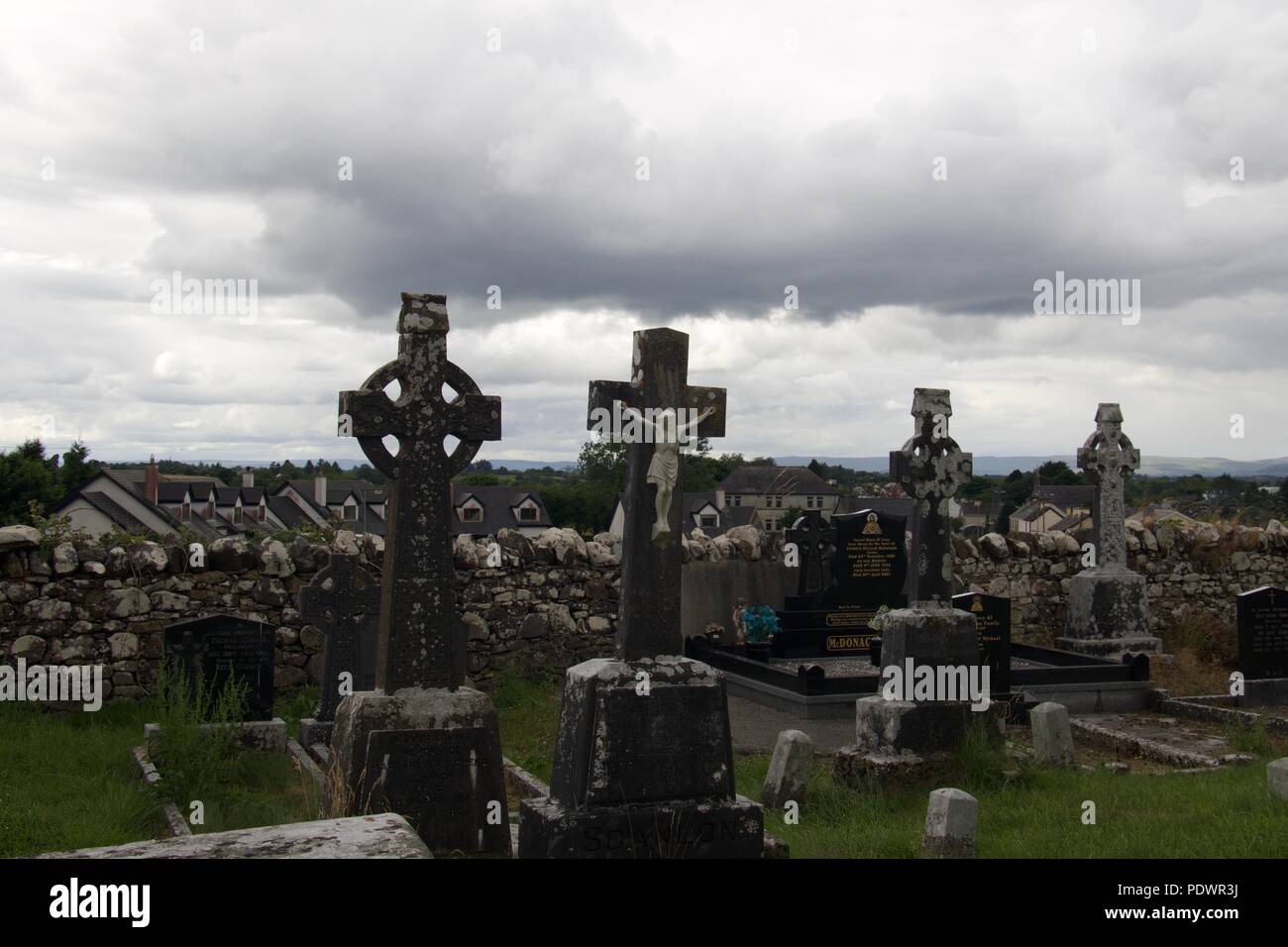 Grave yard in Irlanda Foto Stock