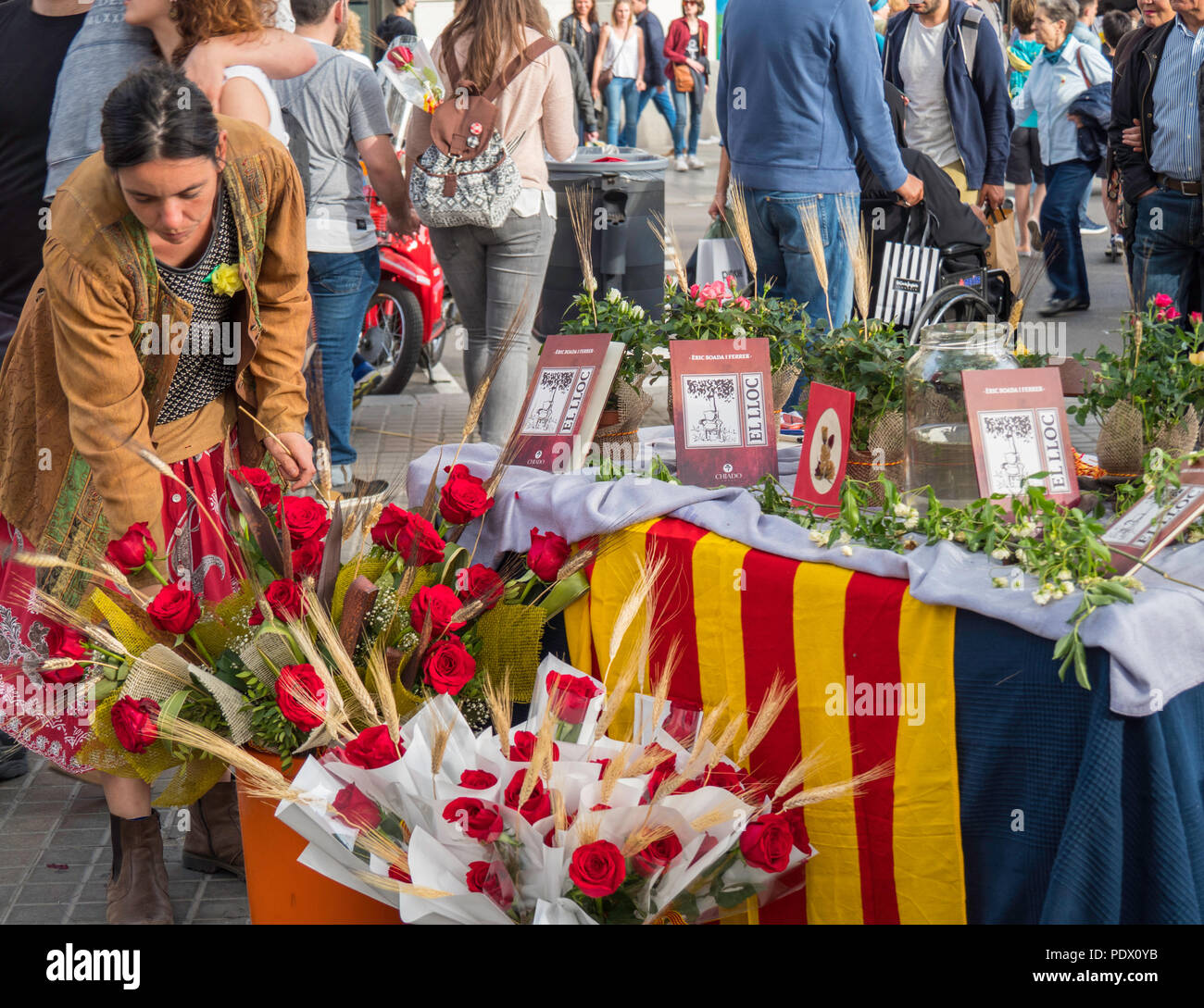 Barcellona, Spagna: 23 Aprile 2018 - Feste di Strada di Sant Jordi Festival di Barcellona Foto Stock