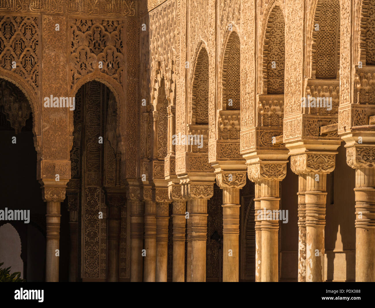 La bella architettura dettagli di Alhambra di Granada Spagna Foto Stock
