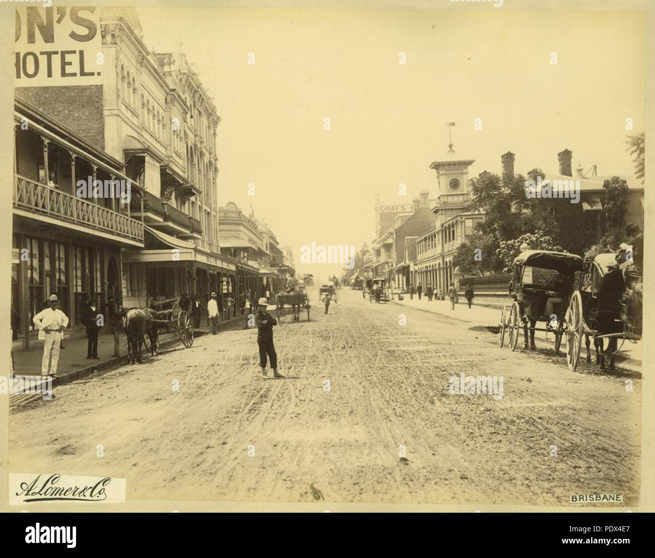 253 StateLibQld 1 234838 Street scene in George Street, Brisbane, 1889 Foto Stock