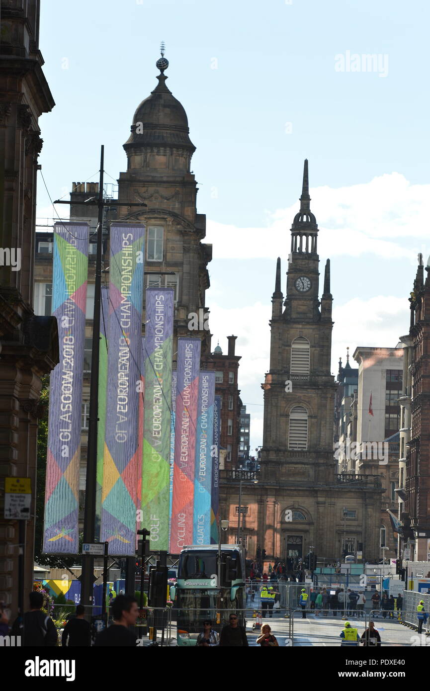 Glasgow, Scozia. 10 Agosto, 2018. George Square visto con i banner di pubblicità giochi. Credito: Colin Fisher/Alamy Live News Foto Stock