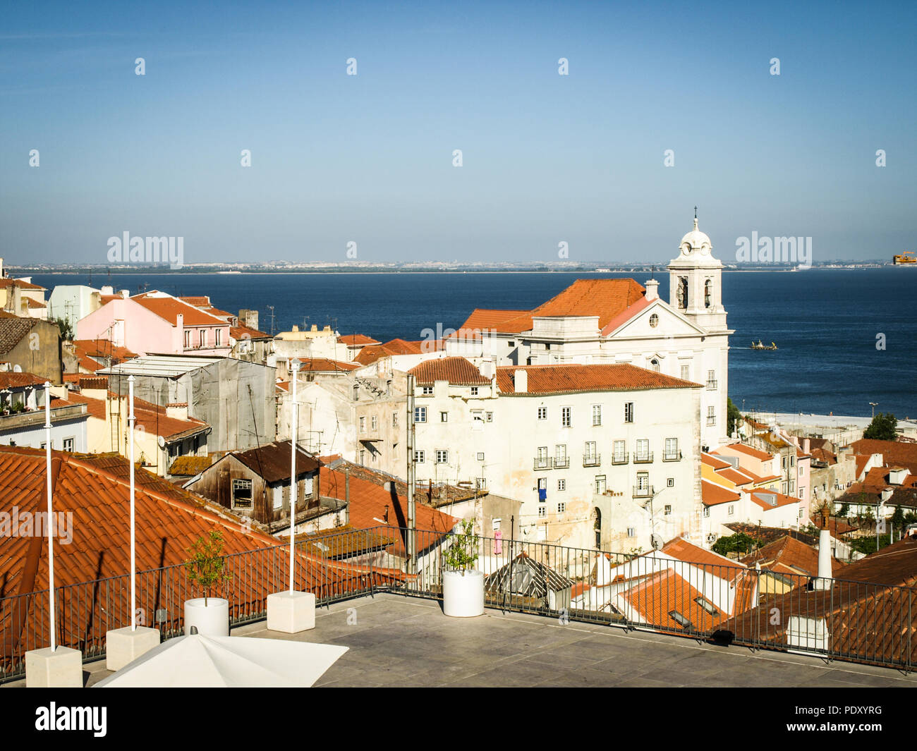 La vista dal Miradouro de Santa Luzia Foto Stock