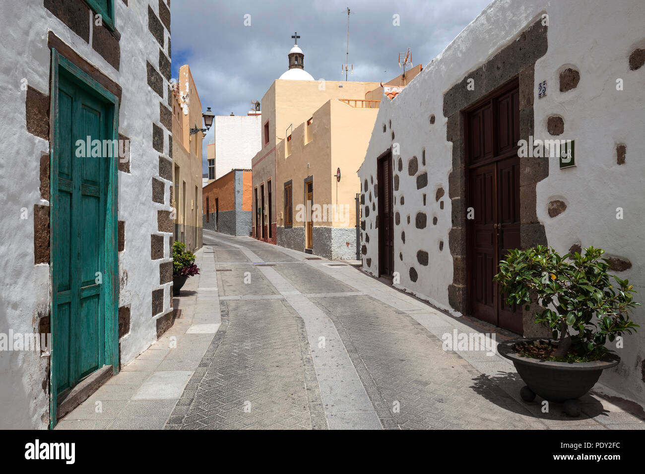 Vicolo Calle El Progreso, tipiche case, città vecchia, Agüimes, Gran Canaria Isole Canarie Spagna Foto Stock