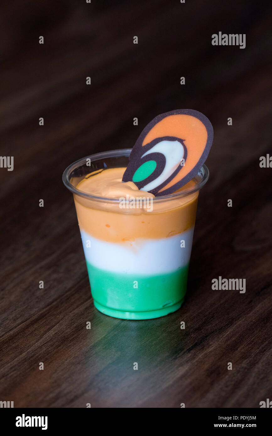 Tricolore Mousse dessert.servite su festival nazionali e sentirsi bene per l'India. Foto Stock