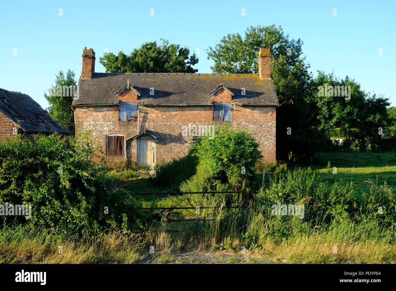 Case coloniche abbandonate nello Shropshire, Regno Unito Foto Stock