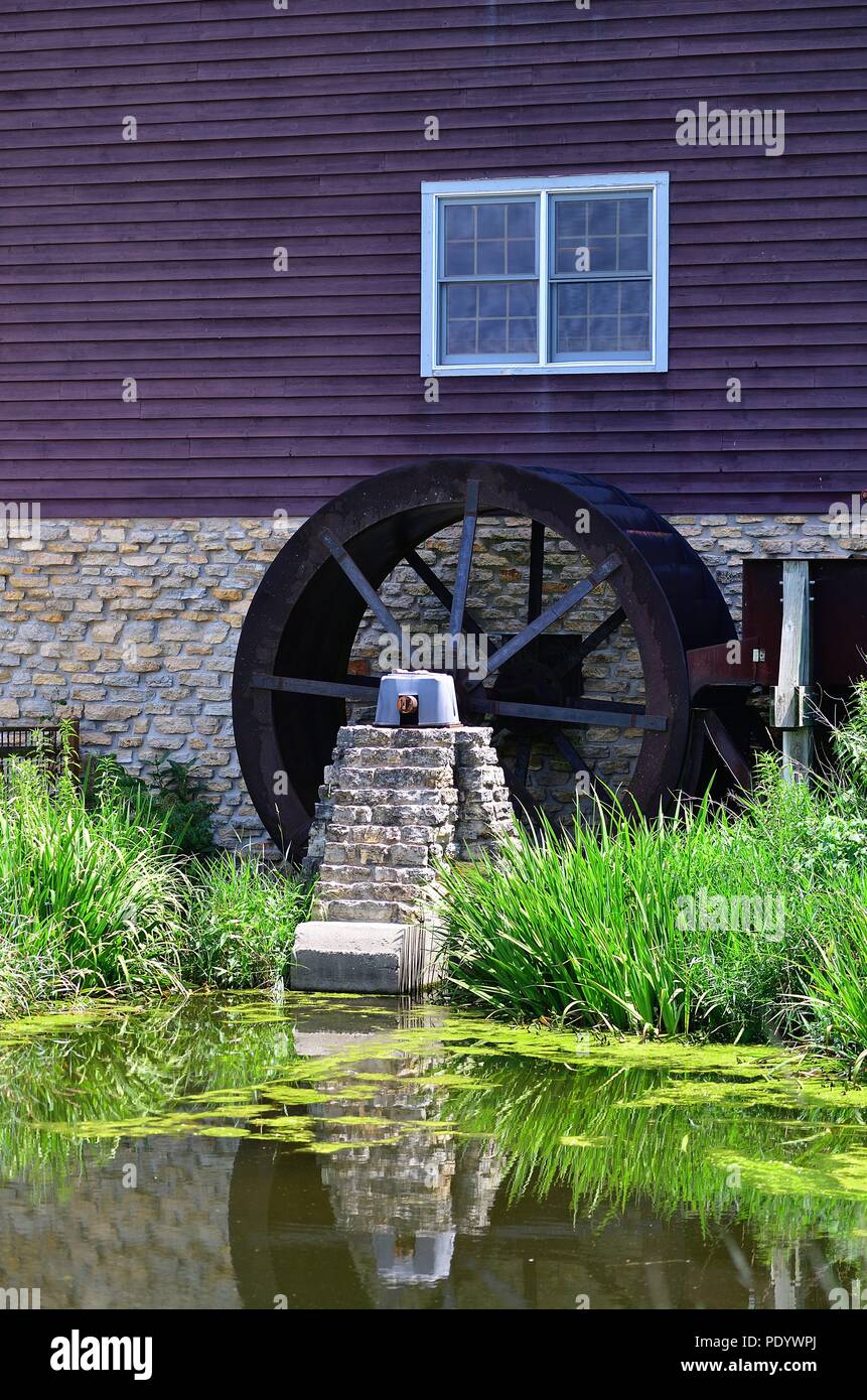 Franklin Grove, Illinois, Stati Uniti d'America. Il Franklin Creek Grist Mill, una ricostruzione di un mulino originale sullo stesso sito. Foto Stock