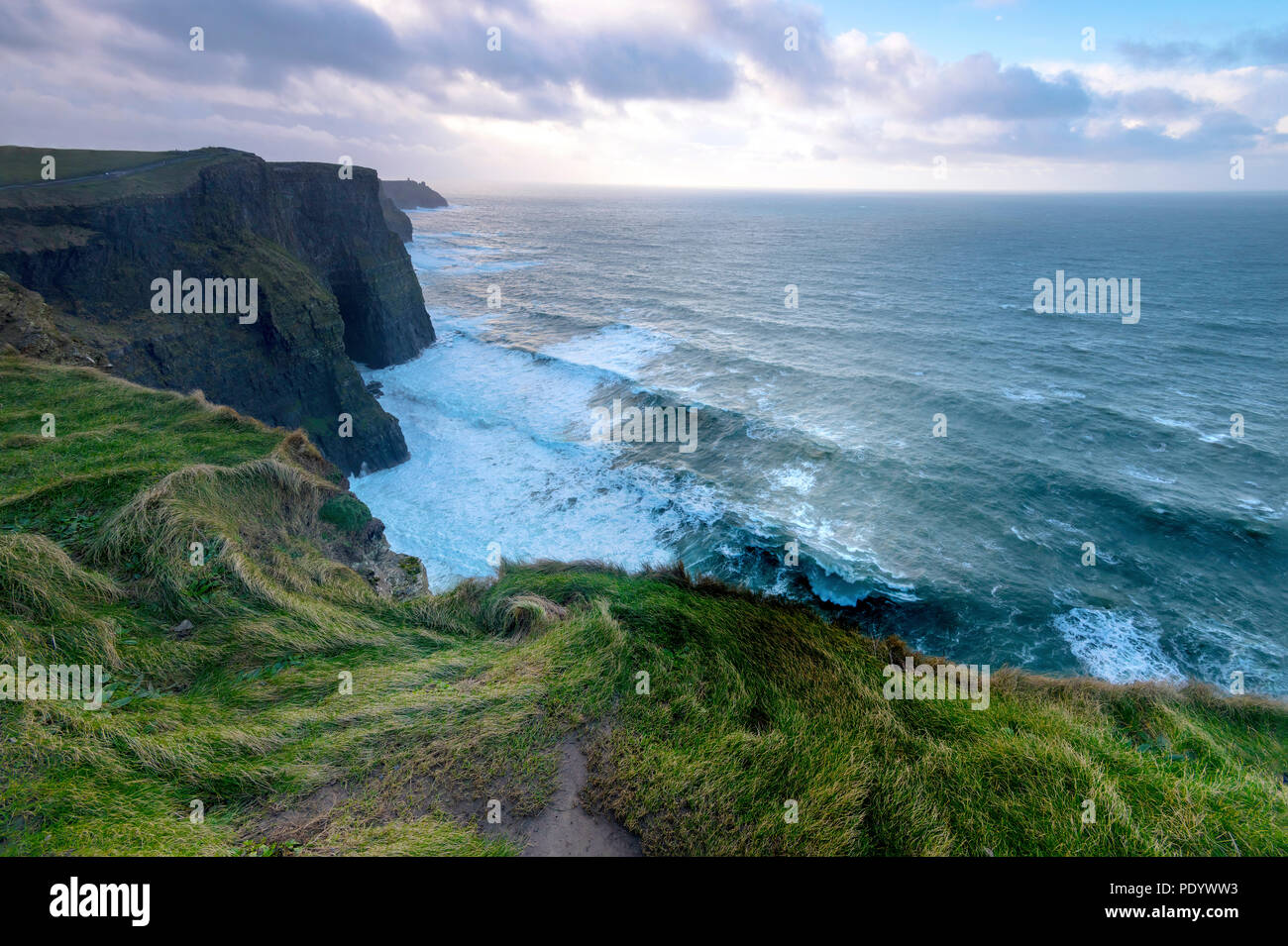 Splendidi paesaggi e rovine di Irlanda e Irlanda del Nord un paesaggio fantastico vedute del paesaggio irlandese. Foto Stock