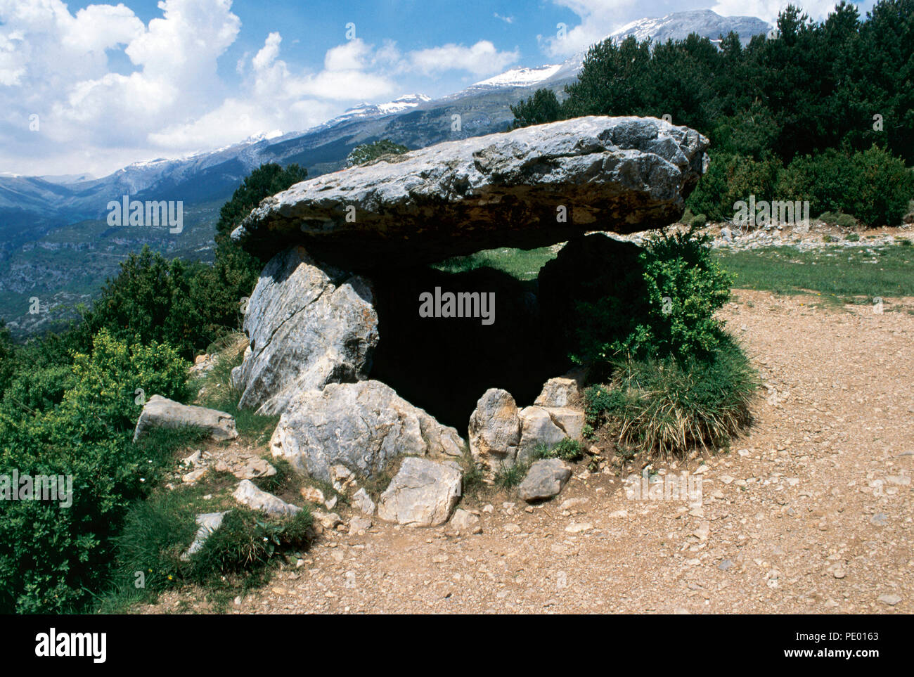 Dolmen di Tella. Iv millennio A.C. Neolitico. Nei pressi di Tella, provincia di Huesca, Aragona, Spagna. Foto Stock