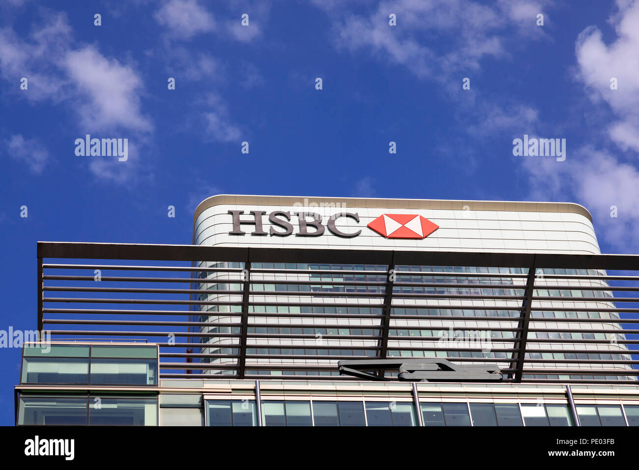 Close up di HSBC Building al 8 posto delle Canarie, Canary Wharf, Londra, Inghilterra Foto Stock