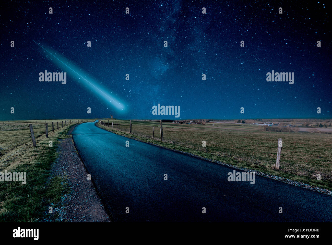 Perseid Meteor doccia e la Via Lattea, stella cadente Foto Stock