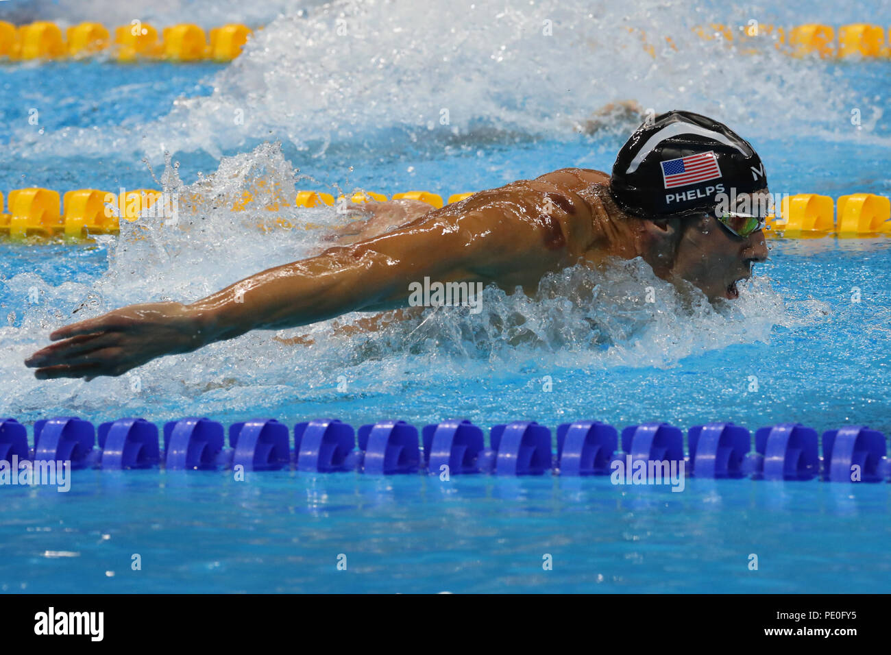 Il campione olimpico Michael Phelps di Stati Uniti nuoto gli Uomini 200m Butterfly a Rio 2016 Giochi Olimpici Foto Stock