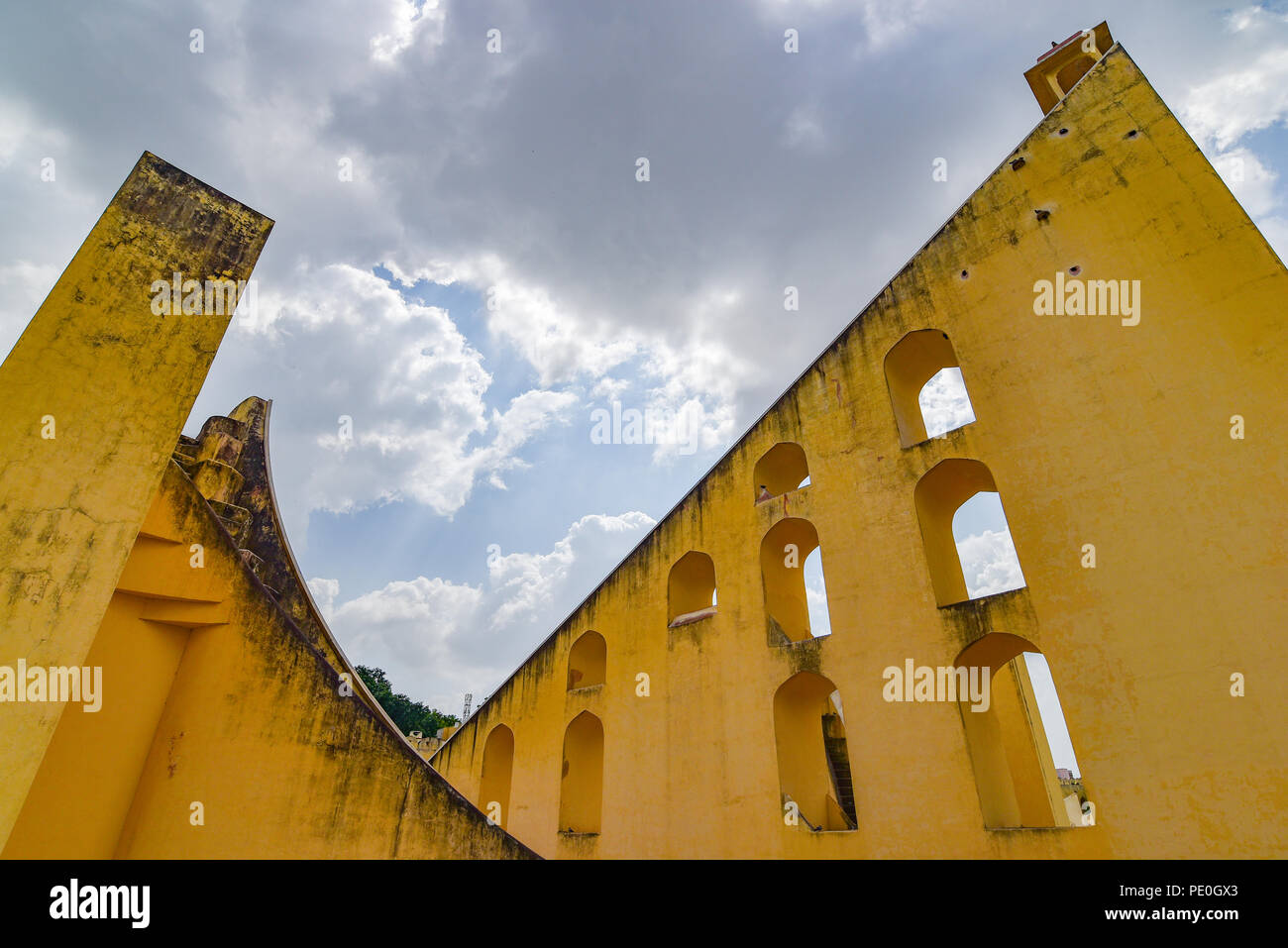 Jantar Mantar, un'osservazione astronomica monumento a Jaipur Foto Stock
