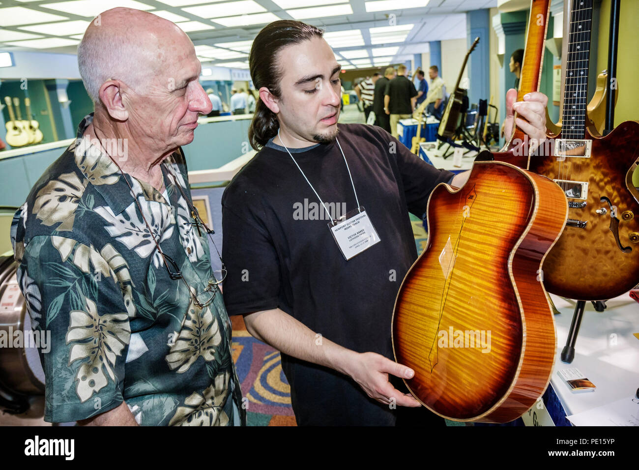Miami Beach Florida,Centro convegni,centro,Newport Guitar Festival,festival,celebrazione,fiera,spettacolo,strumento musicale,strumenti,vendere,acquistare,venditore ve Foto Stock