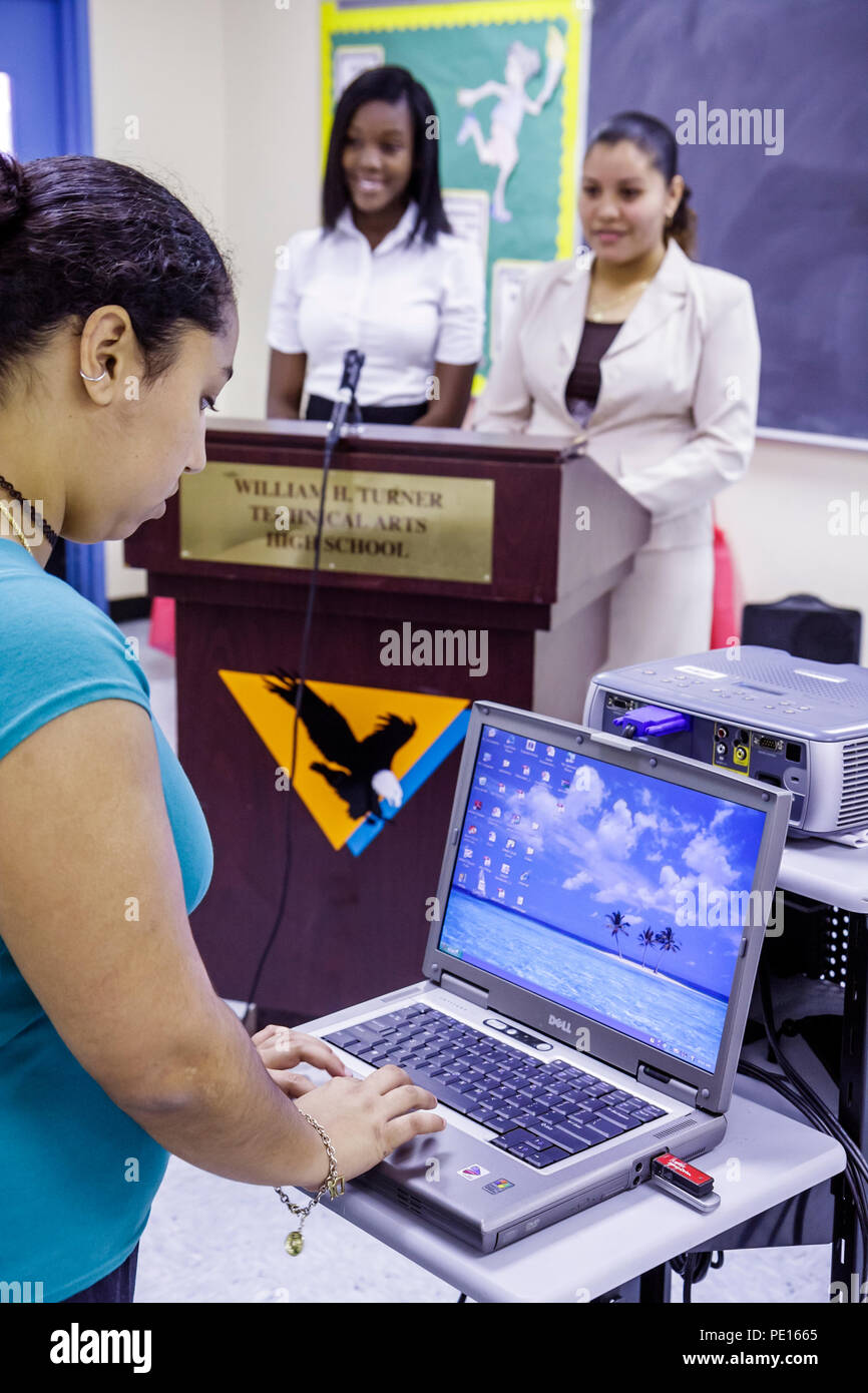 Miami Florida,Liberty City,William Turner Technical Arts High School,Annual business,Plan Competition,presentazione,studente studente insegnante,teac Foto Stock