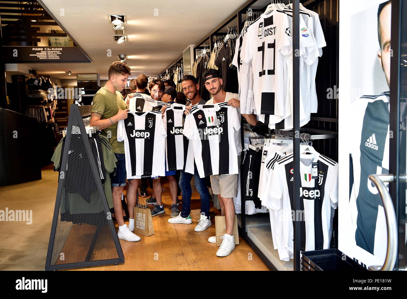cr7 store milano