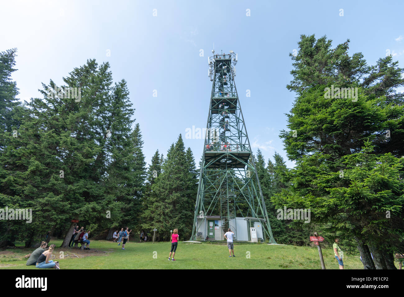 Alta torre di osservazione sul Rogla, Pohorje in Slovenia Foto Stock