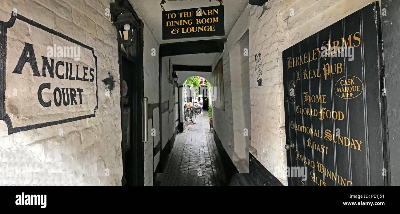 Berkeley Ancilles armi corte, Tewkesbury, Gloucestershire, England, Regno Unito Foto Stock
