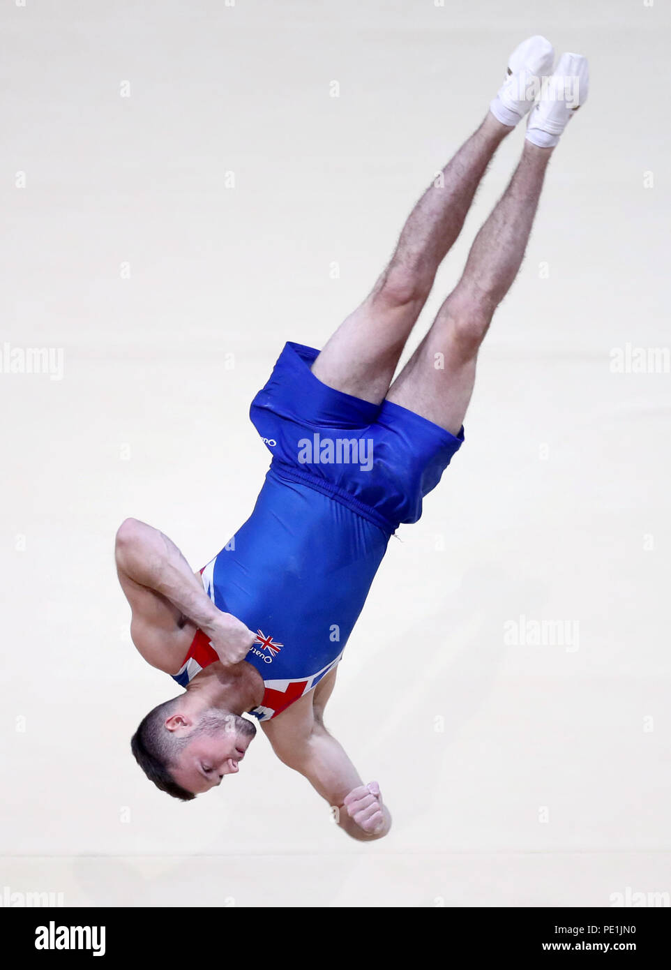 Gran Bretagna Dominick Cunningham sul pavimento durante gli uomini della squadra di ginnastica durante la finale il giorno dieci del 2018 Campionati Europei al SSE idro, Glasgow. Foto Stock