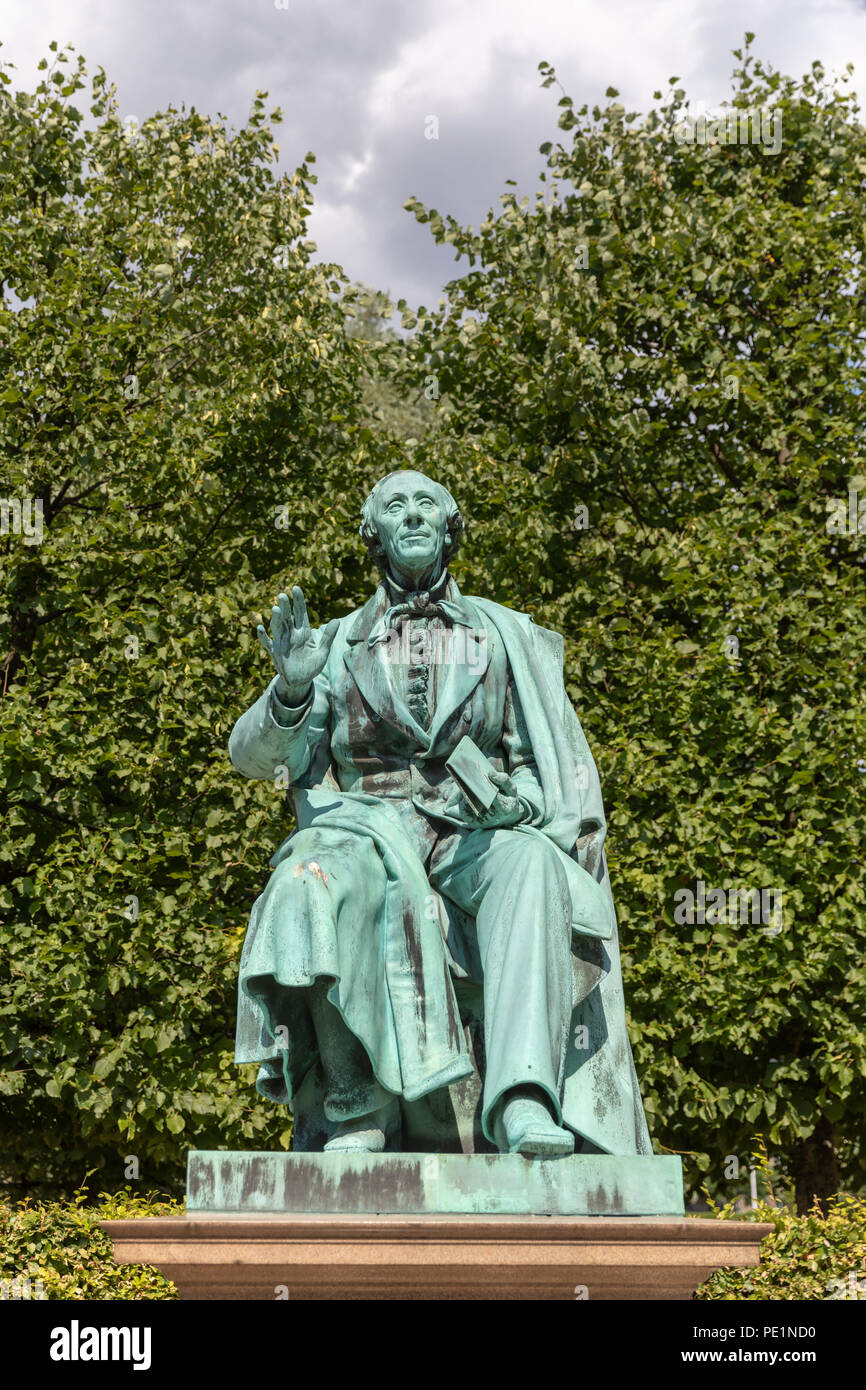 H.C. Andersen statua (Agosto Saabye, 1880), il Castello di Rosenborg giardini, Copenhagen, Danimarca Foto Stock