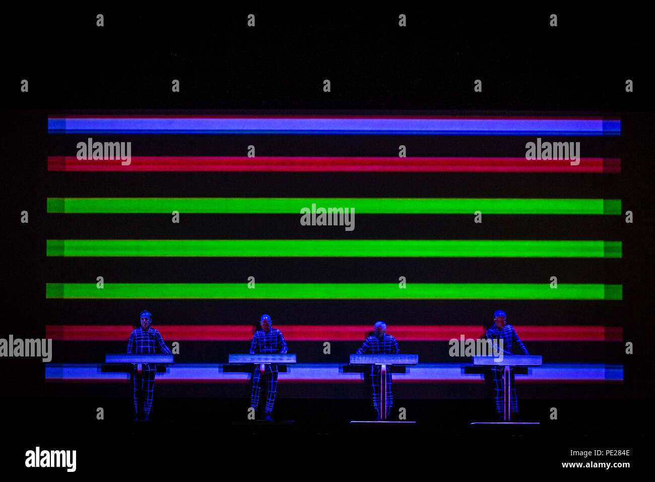 Danimarca Copenhagen - Agosto 11, 2018. Il leggendario musica elettronica tedesca atto Kraftwerk esegue un concerto dal vivo durante il danese music festival Haven Festival 2018 a Copenaghen. Kraftwerk è considerato i pionieri della musica elettronica scena. Credito: Gonzales foto/Alamy Live News Foto Stock