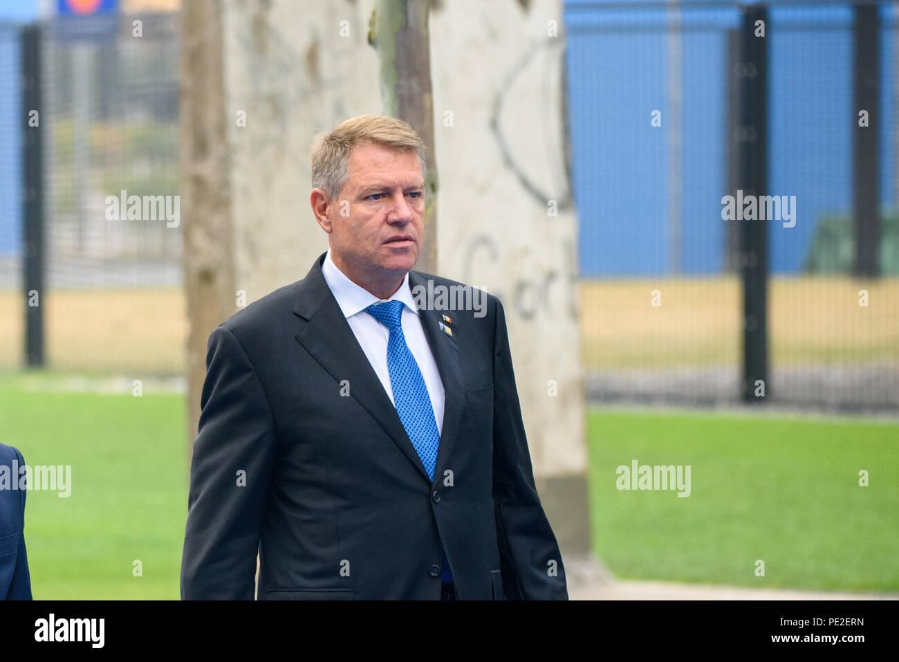 12.07.2018. Bruxelles, Belgio. Klaus Werner-Iohannis, Presidente della Romania che arrivano alla NATO (Organizzazione del Trattato del Nord Atlantico) Summit 2018 Foto Stock