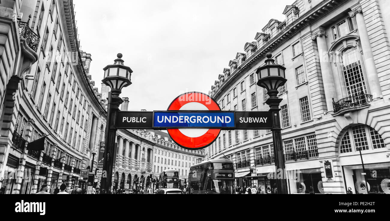 Stazione Piccadilly Circus metropolitana strada segnaletica, Londra, Inghilterra, Regno Unito Foto Stock