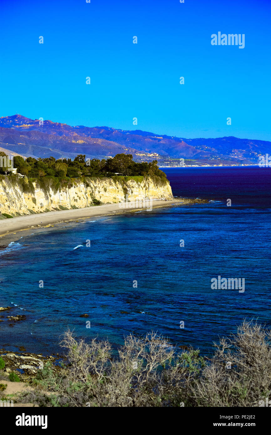 Le scogliere e Spiaggia di Point Dume in Malibu, California Foto Stock