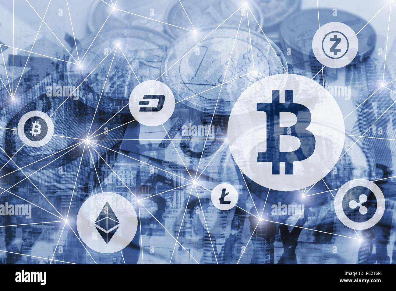 Crypto bitcoin valuta, litecoin e ethereum sul diagramma virtuale interfaccia digitale, concetto di denaro, cryptocurrency doppia esposizione Foto Stock