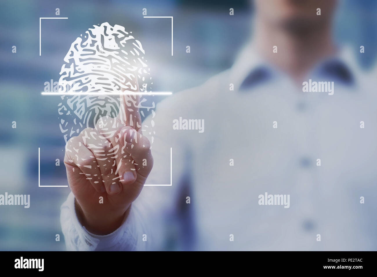 Autenticazione delle impronte digitali, web l'autorizzazione di accesso in linea, tecnologia di sicurezza dati e concetto di privacy Foto Stock