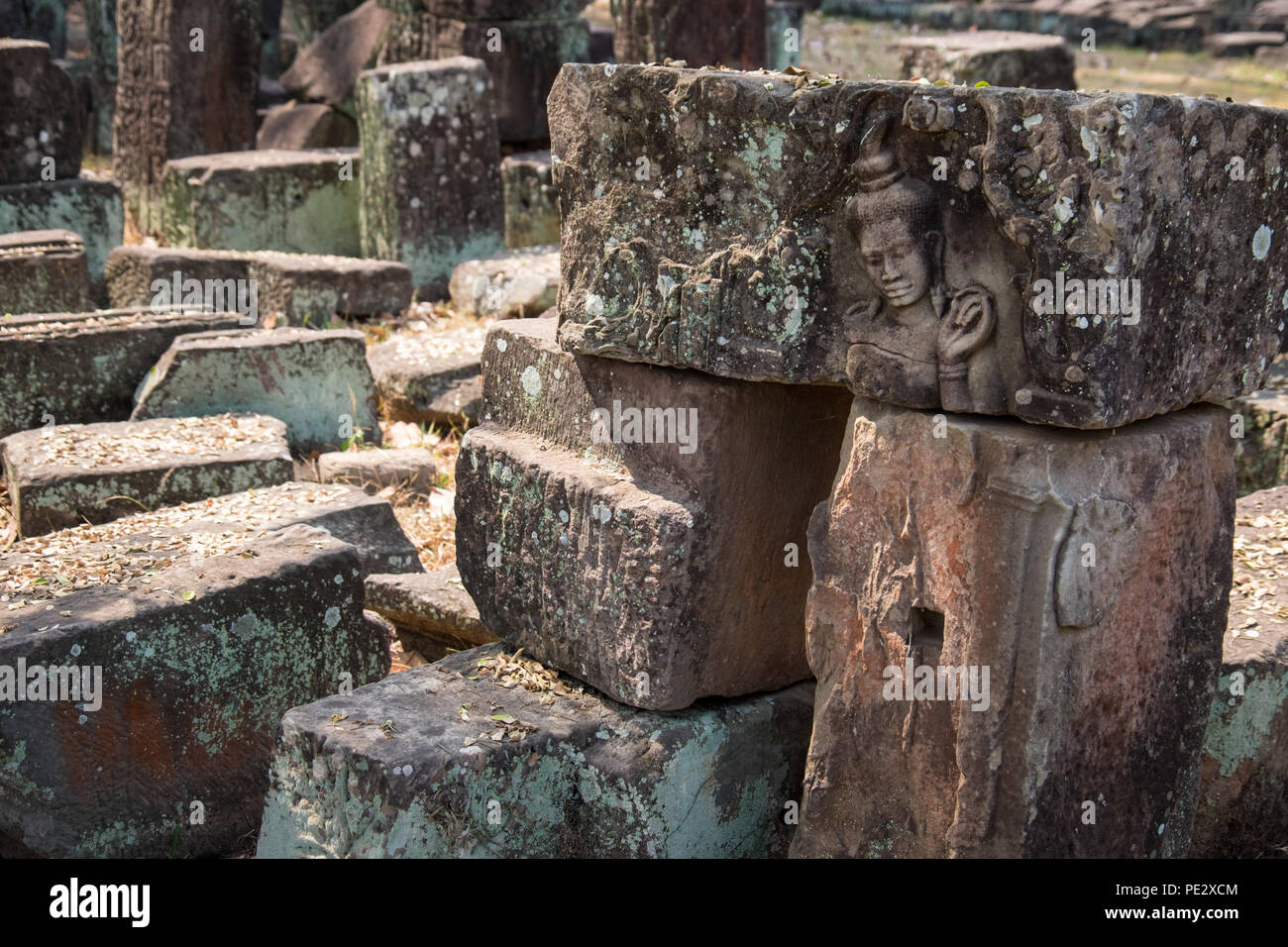 Blocchi di roccia calcarea al bayan tempio di Angkor Wat complesso vicino a Siem Reap, Cambogia Foto Stock