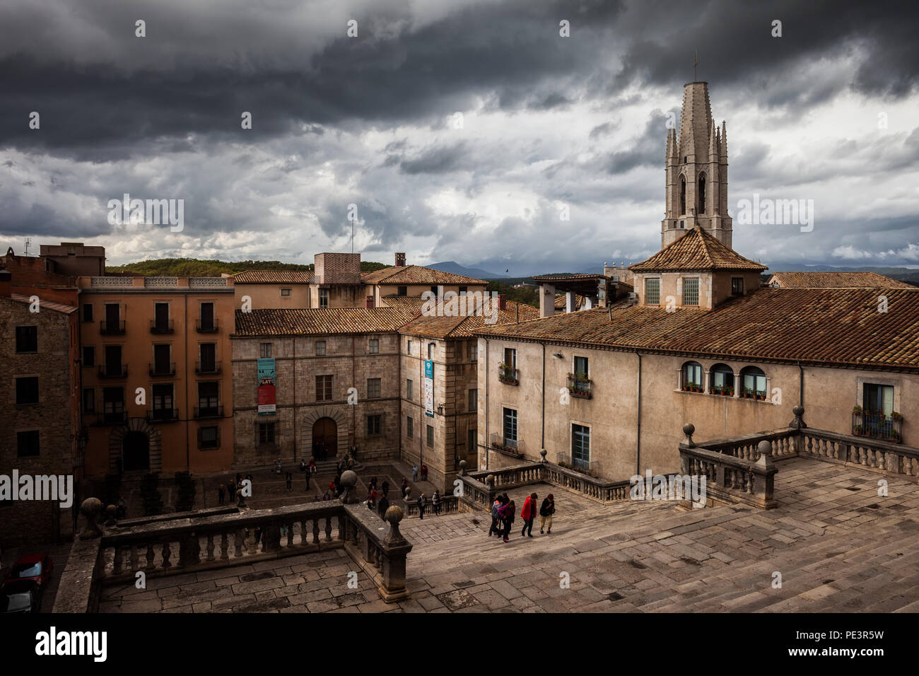 Città vecchia di Girona in Catalogna, Spagna, Scala della Cattedrale e piazza (Placa de la Catedral), luogo delle riprese del Trono di Spade Foto Stock