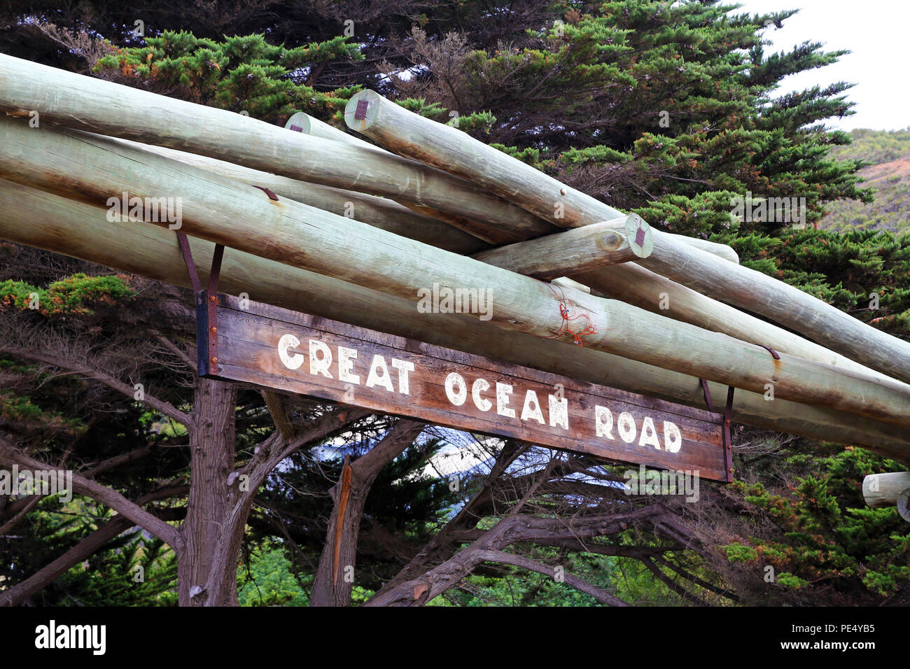 Great Ocean Road Memorial e arco, Victoria, Australia Foto Stock