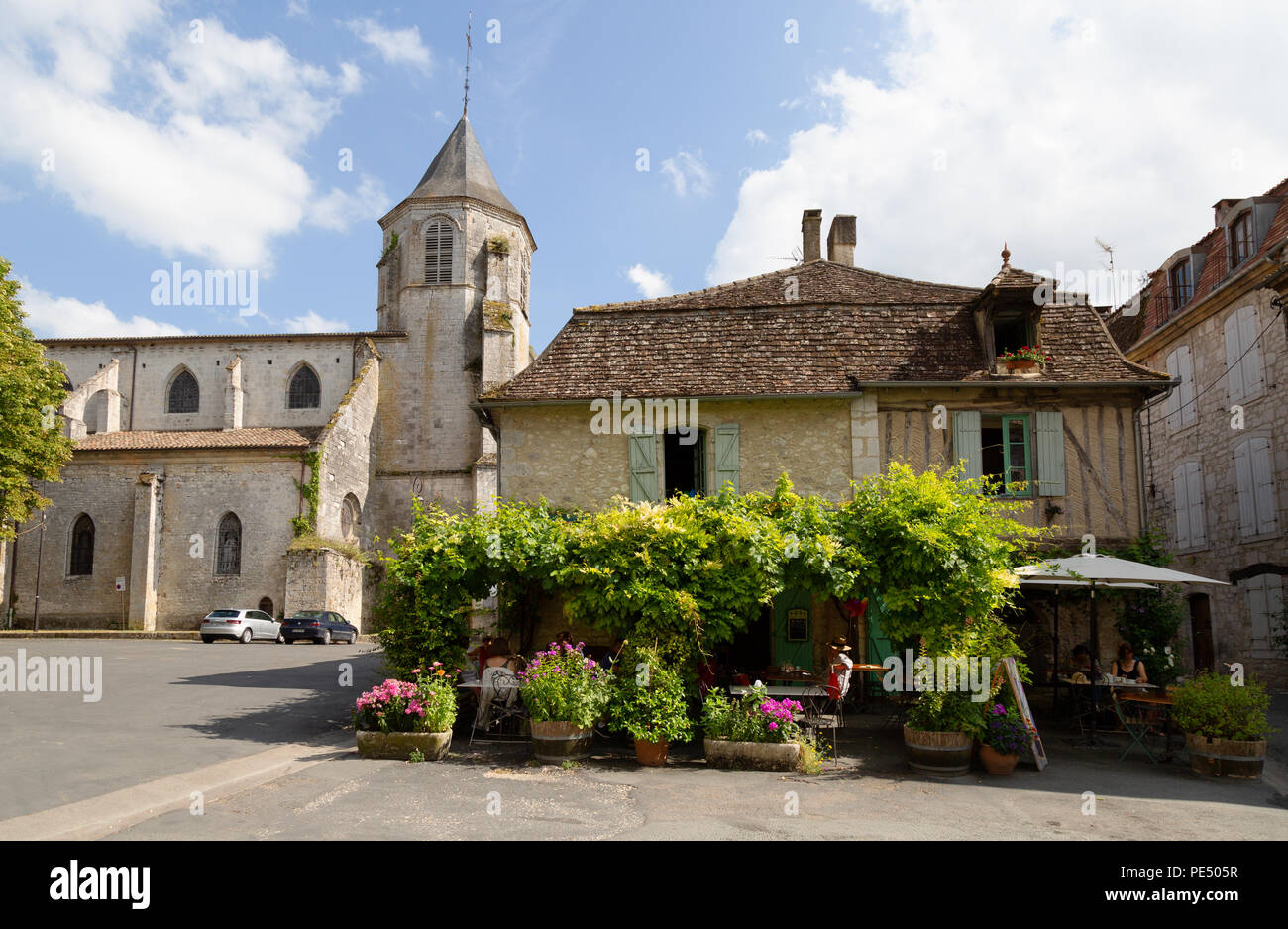Scena di strada nel centro di Issigeac , un bastide medievale città in Dordogne, Francia Europa Foto Stock