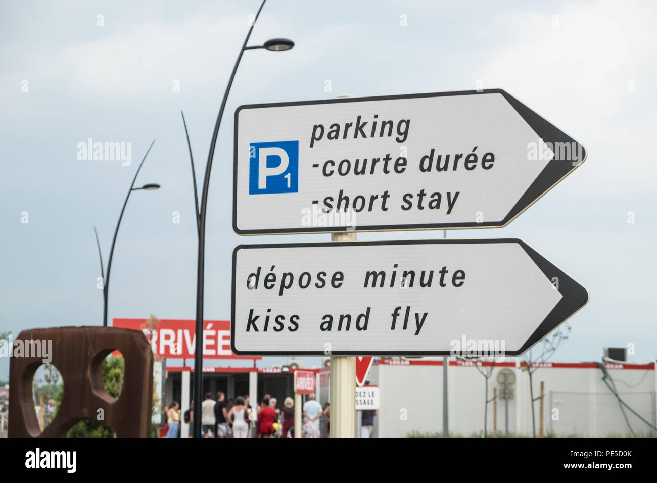 Libera,parcheggio per,15,minuti,kiss e volare,veloce,,passeggero pick up,a, Carcassonne,Airport,Aude,regione,sud,d,Francia,francese,l'Europa,europeo, Foto Stock