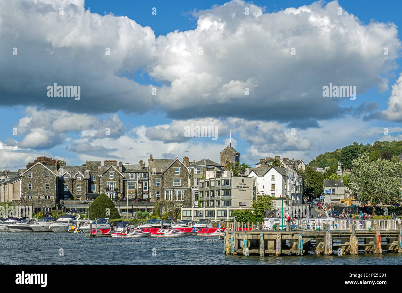 Bowness on Windermere in riva al lago Lake District Foto Stock