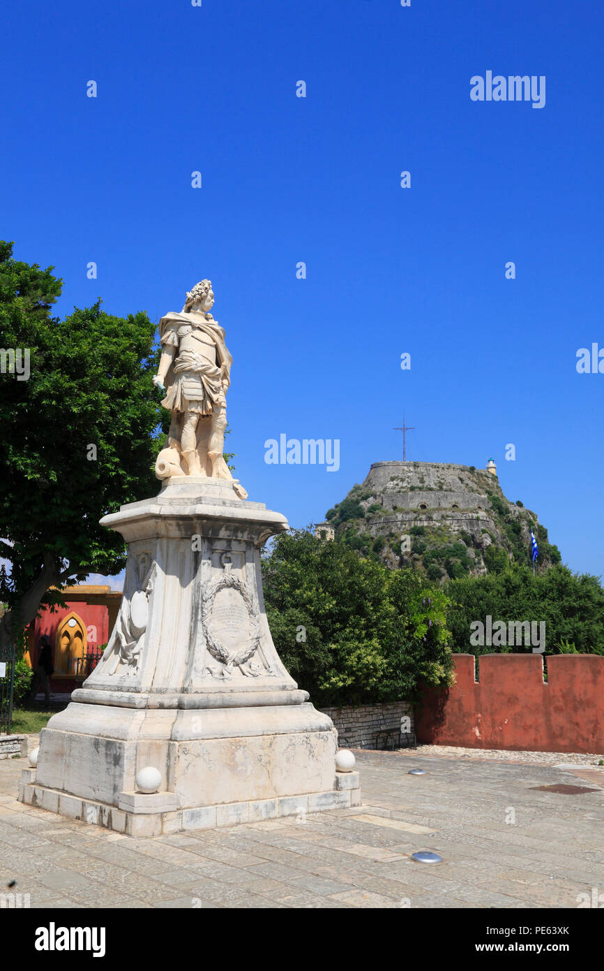 Statua di Mathias Johann von der Schulenburg, città di Corfù, Grecia, Europa Foto Stock