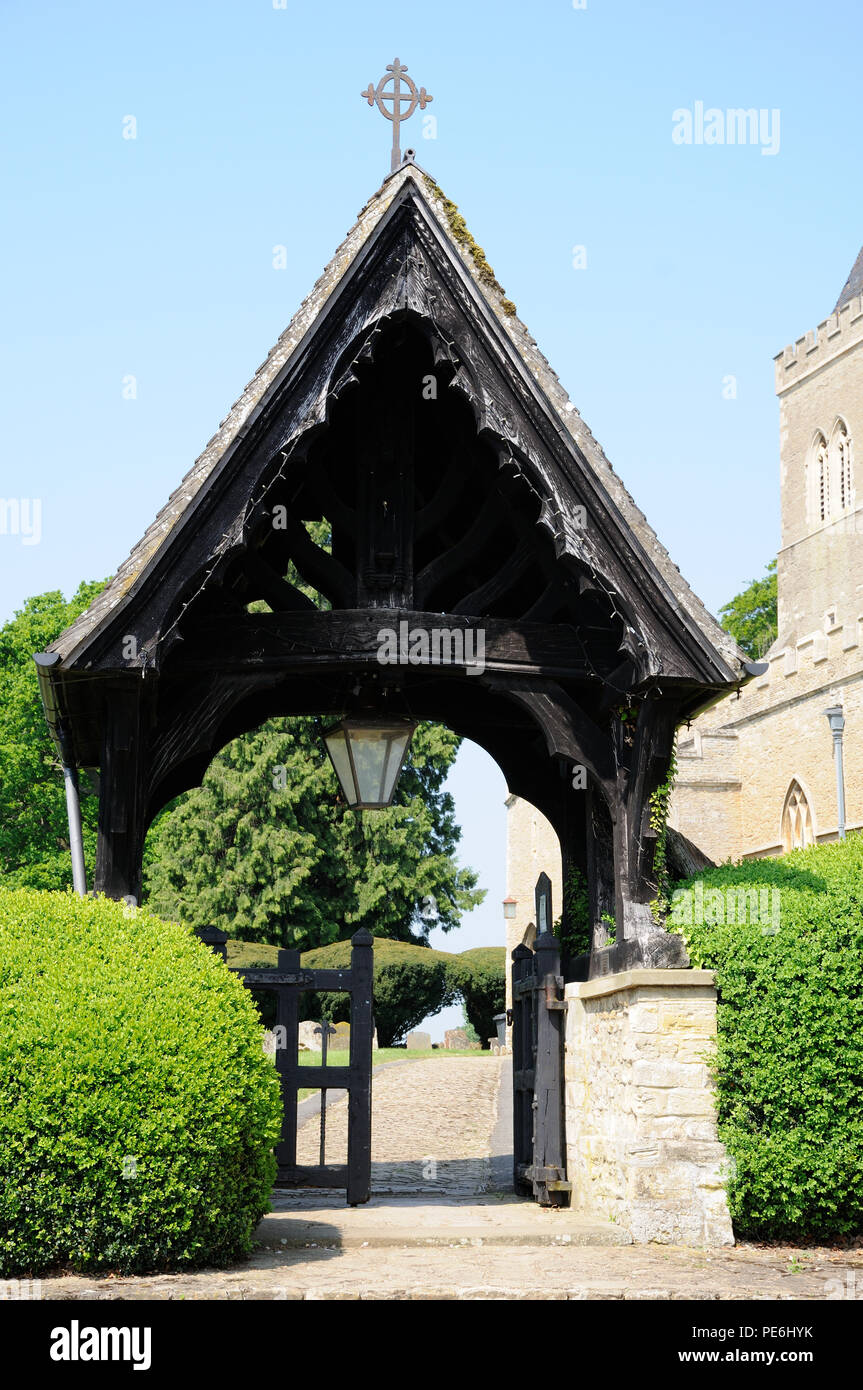 Lych Gate, Turvey, Bedfordshire, è stata eretta nel 1856 e restaurata nel 1925 da Charles.T.Lindsell Foto Stock