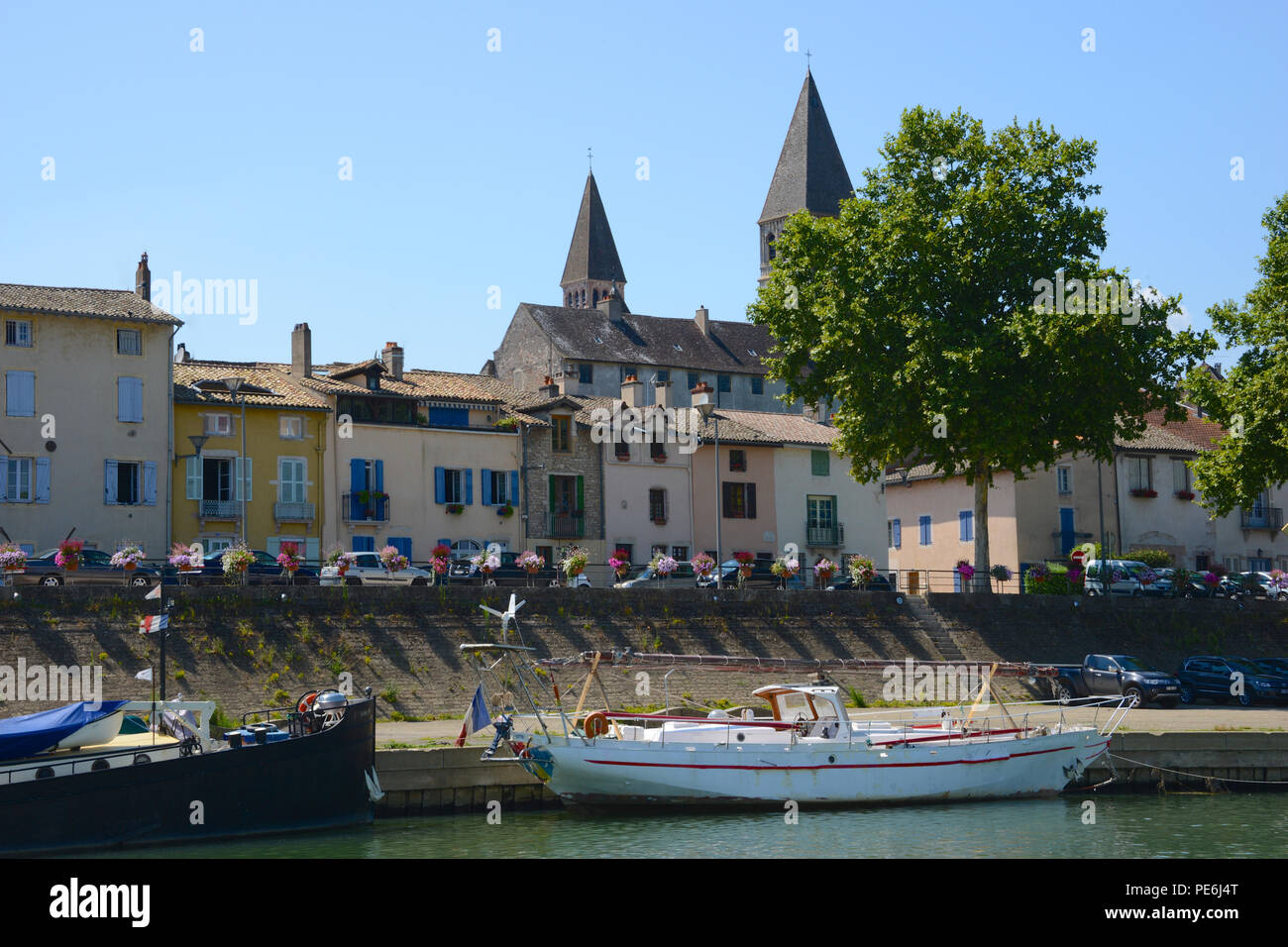 Riverside villaggio lungo la Saone, Francia Foto Stock