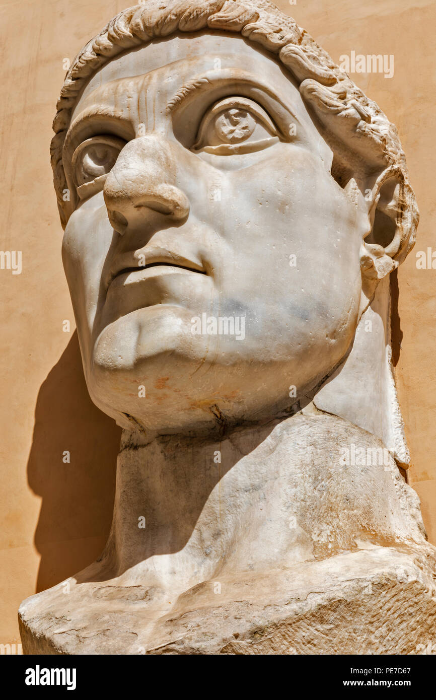 Roman la testa colossale di Costantino l in Campidoglio Capitol Museum, Roma, Italia. Foto Stock