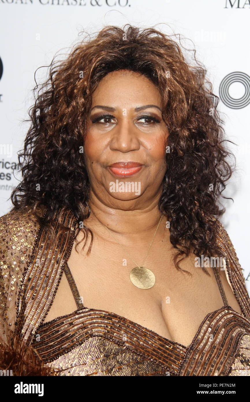 Aretha Franklin assiste l'Apollo Theatre concerto benefico e cerimonia di premiazione presso il Teatro Apollo di New York il 14 giugno 2010. Foto Stock