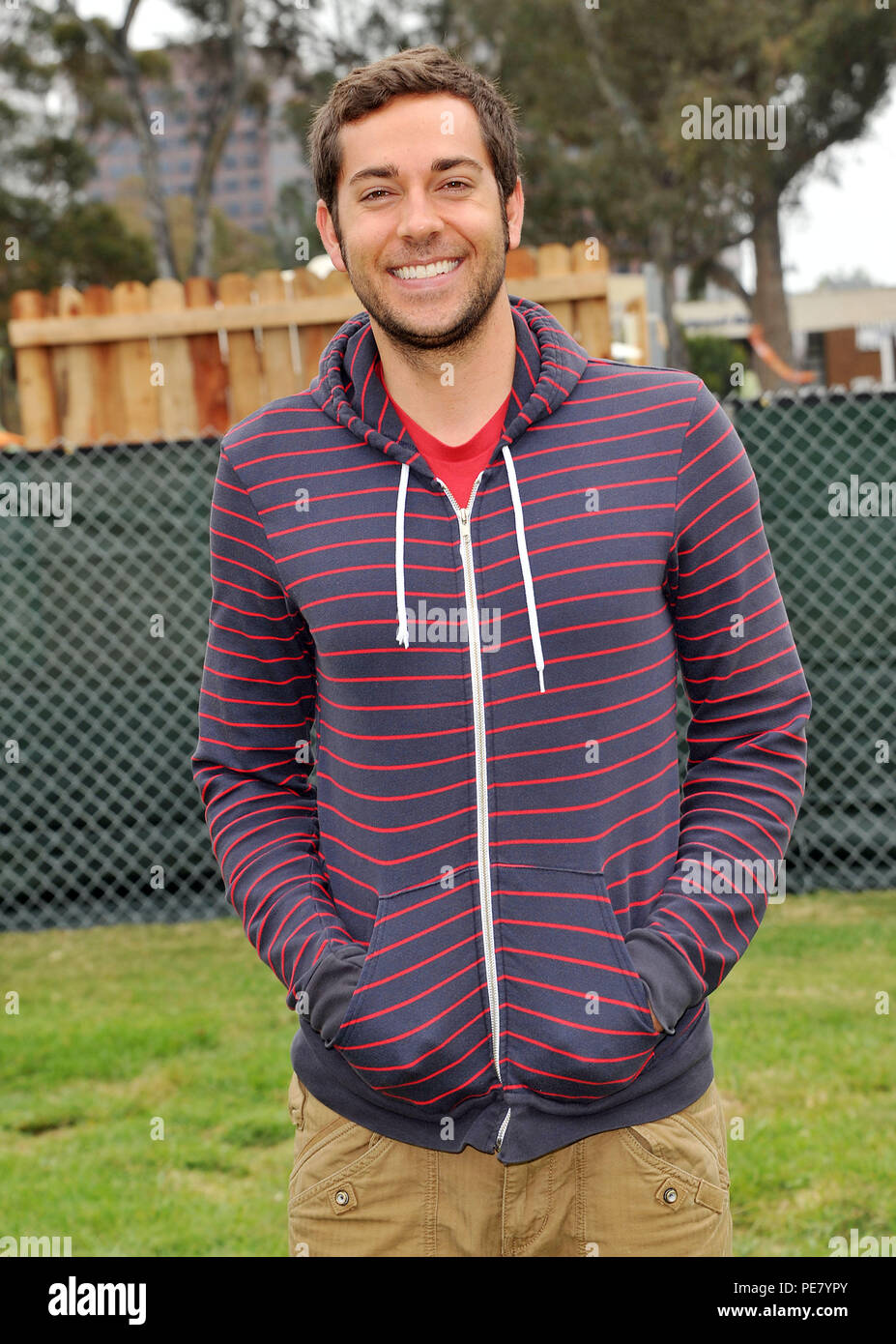 Zachary Levi in pazienti pediatrici Aid Foundation 2011 presso il Wadsworth Theatre di Los Angeles. Evento nella vita di Hollywood - California, tappeto rosso Evento, STATI UNITI D'AMERICA, industria cinematografica, celebrità, fotografia, arte cultura e intrattenimento, Topix celebrità moda, migliori della vita di Hollywood, evento nella vita di Hollywood - California, moquette rossa e dietro le quinte, movie celebrità, personaggi televisivi, musica celebrità, , Bestof, arte cultura e intrattenimento, verticale, una persona, fotografia, tre quarti, 2011 Indagine tsuni@Gamma-USA.com , Tsuni Credito / STATI UNITI D'AMERICA, Foto Stock