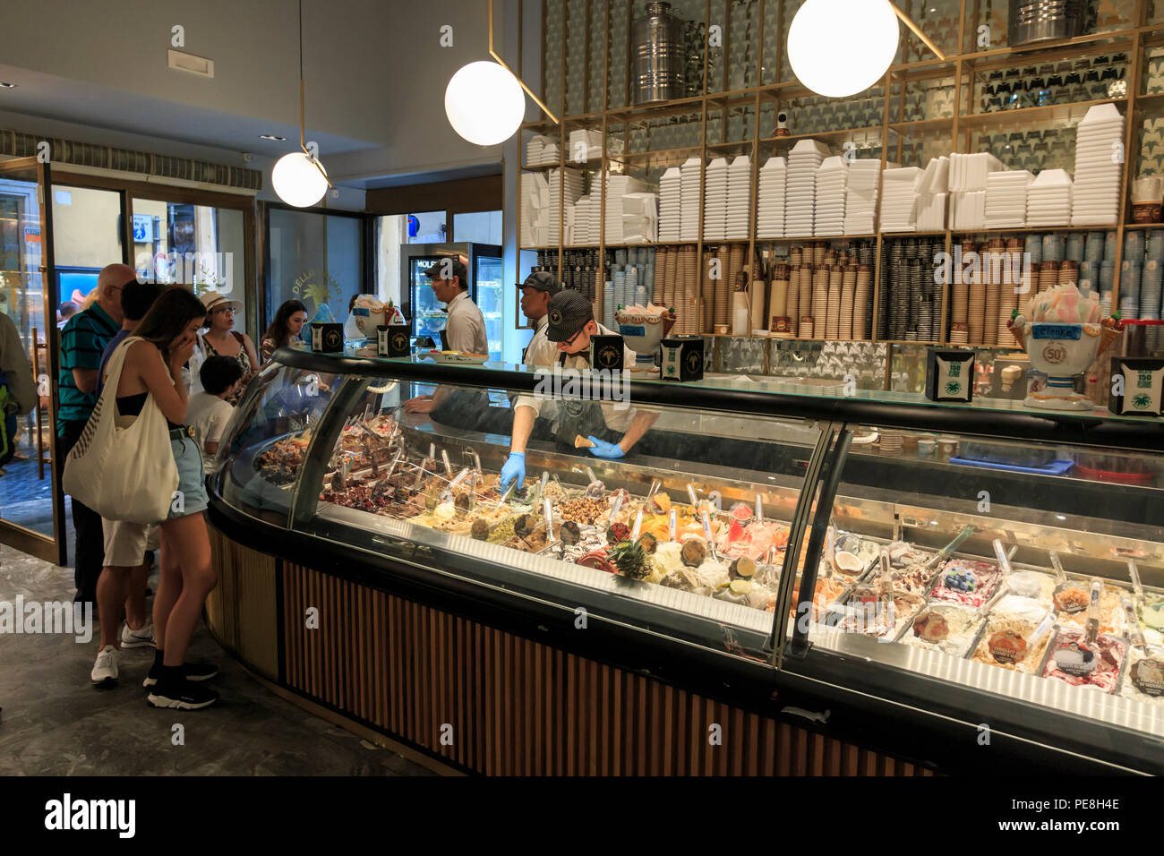 Roma, Italia - 11 Giugno 2018: Gelateria 'Della Palma " è un ben noto  caffetteria e pasticceria, e presumibilmente la più antica gelateria a Roma,  Ita Foto stock - Alamy