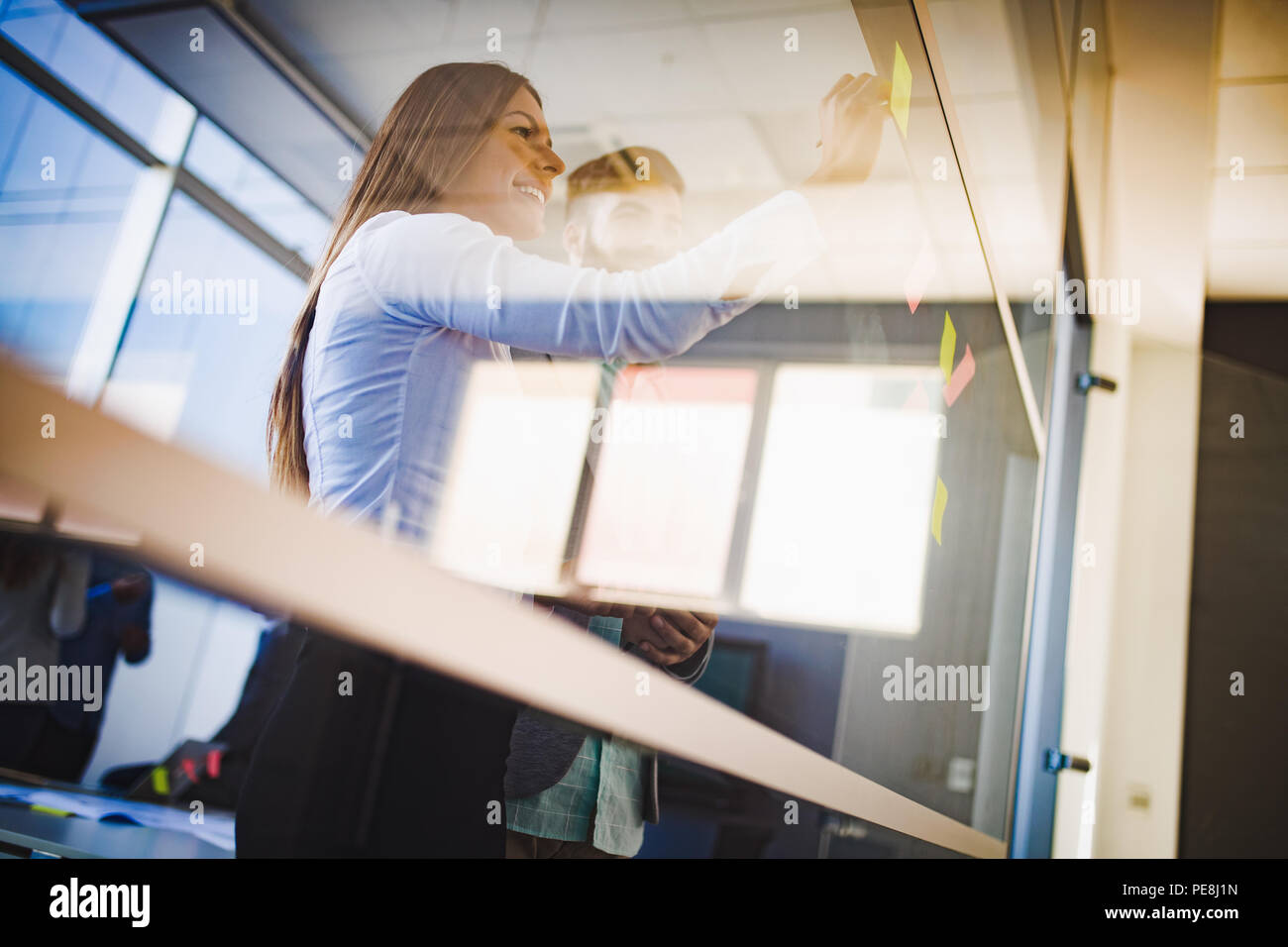 La gente di affari strategia di pianificazione in Office insieme Foto Stock