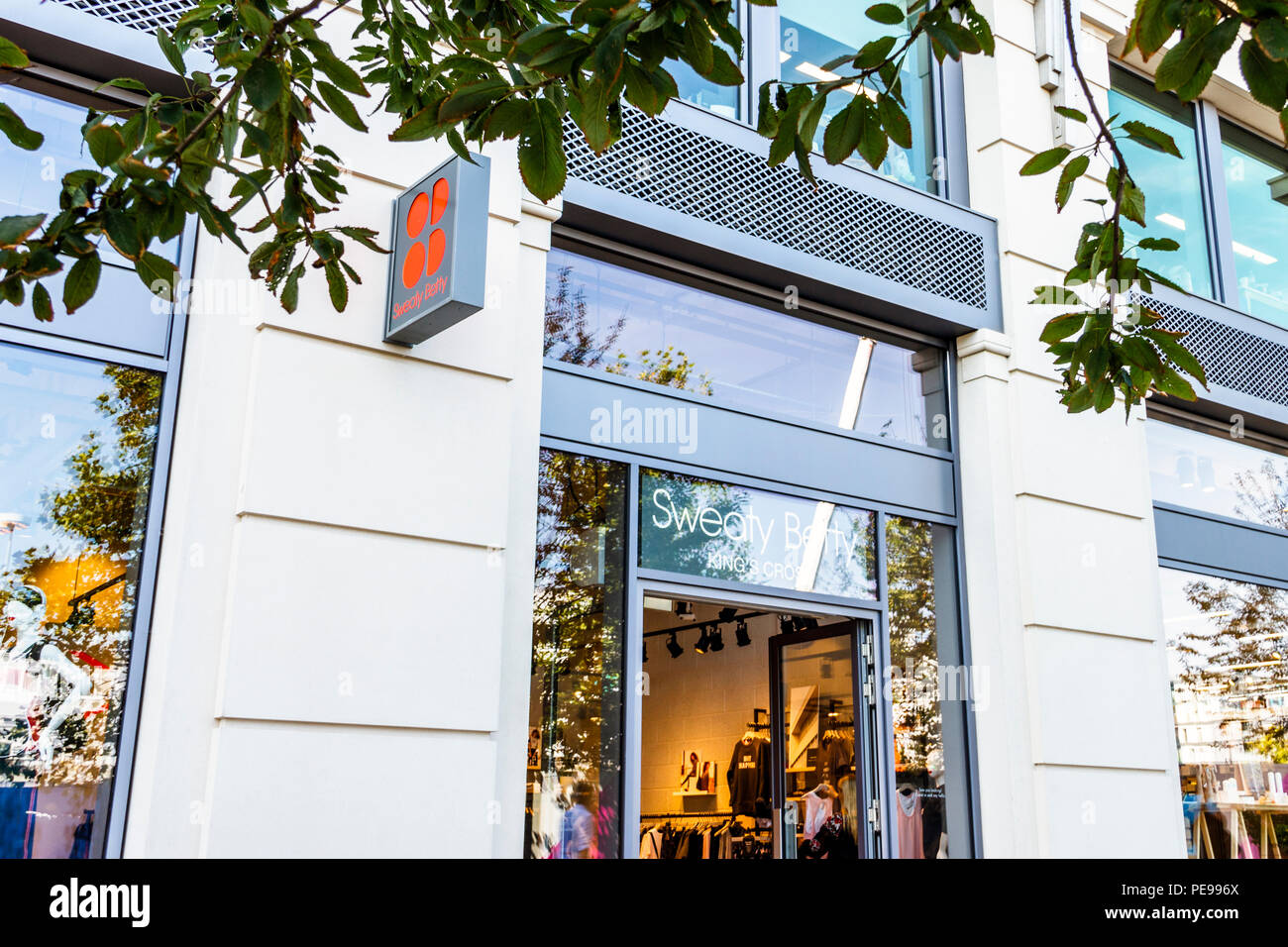 Un ramo della sudate Betty sportswear store su re Boulevard, Kings Cross, London, Regno Unito Foto Stock