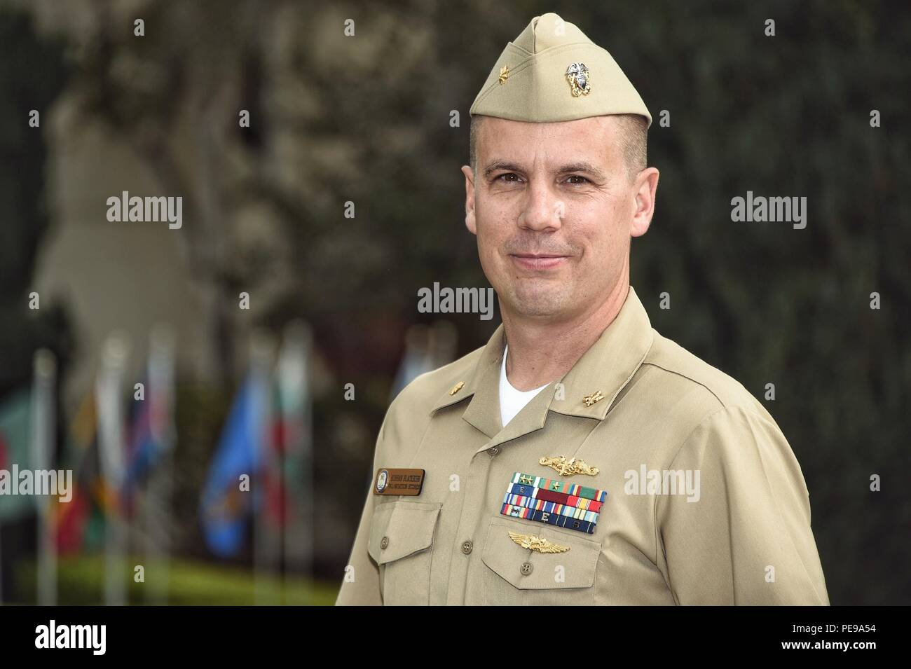 Attraverso i suoi studi nel dipartimento di NPS di operazioni di ricerca, studente universitario Lt. La Cmdr. Korban Blackburn è lo sviluppo di un tool di ottimizzazione, il transito ottimizzato semplice strumento di riferimento (OTTER), che ha il potenziale per salvare la Marina milioni in spese di carburante. Foto Stock