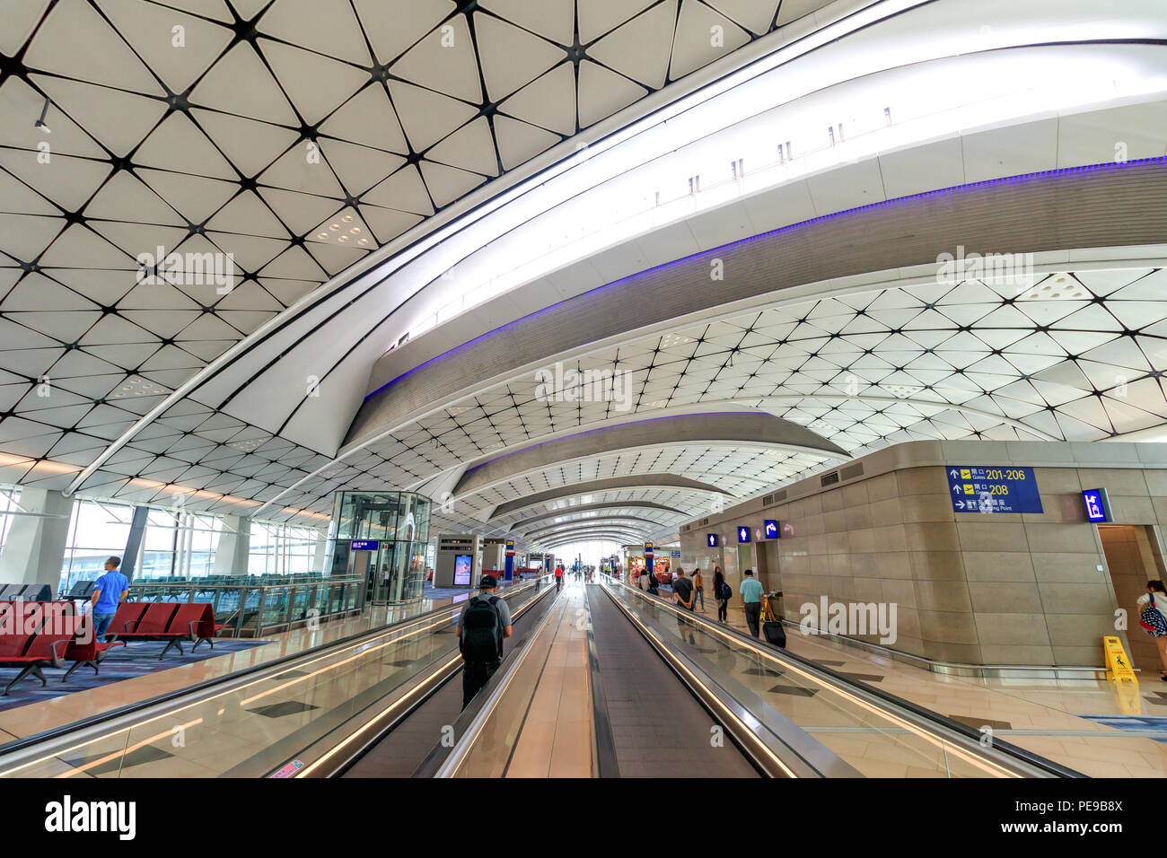 Hong Kong - Luglio 09, 2018: Dentro l'Aeroporto Internazionale di Hong Kong Foto Stock