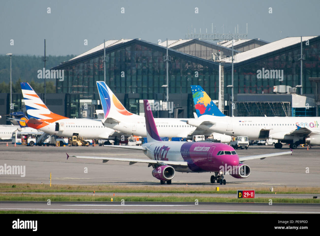Compagnia aerea a basso costo Wizzair aeromobile Airbus A320-232 in Aeroporto Lech Walesa di Danzica, Polonia. 9 agosto 2018 © Wojciech Strozyk / Alamy Stock Photo Foto Stock
